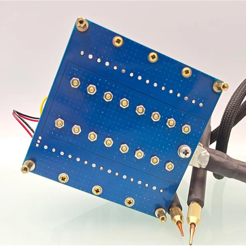 Точков заваръчни машини DIY Кондензаторен импулсен уред за точката на заваряване Акумулаторен заваряване контролер на Заваръчни инструменти на 220 В